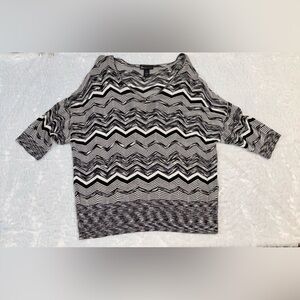 Lane Bryant Black and White Zigzag V-Neck Knit Top